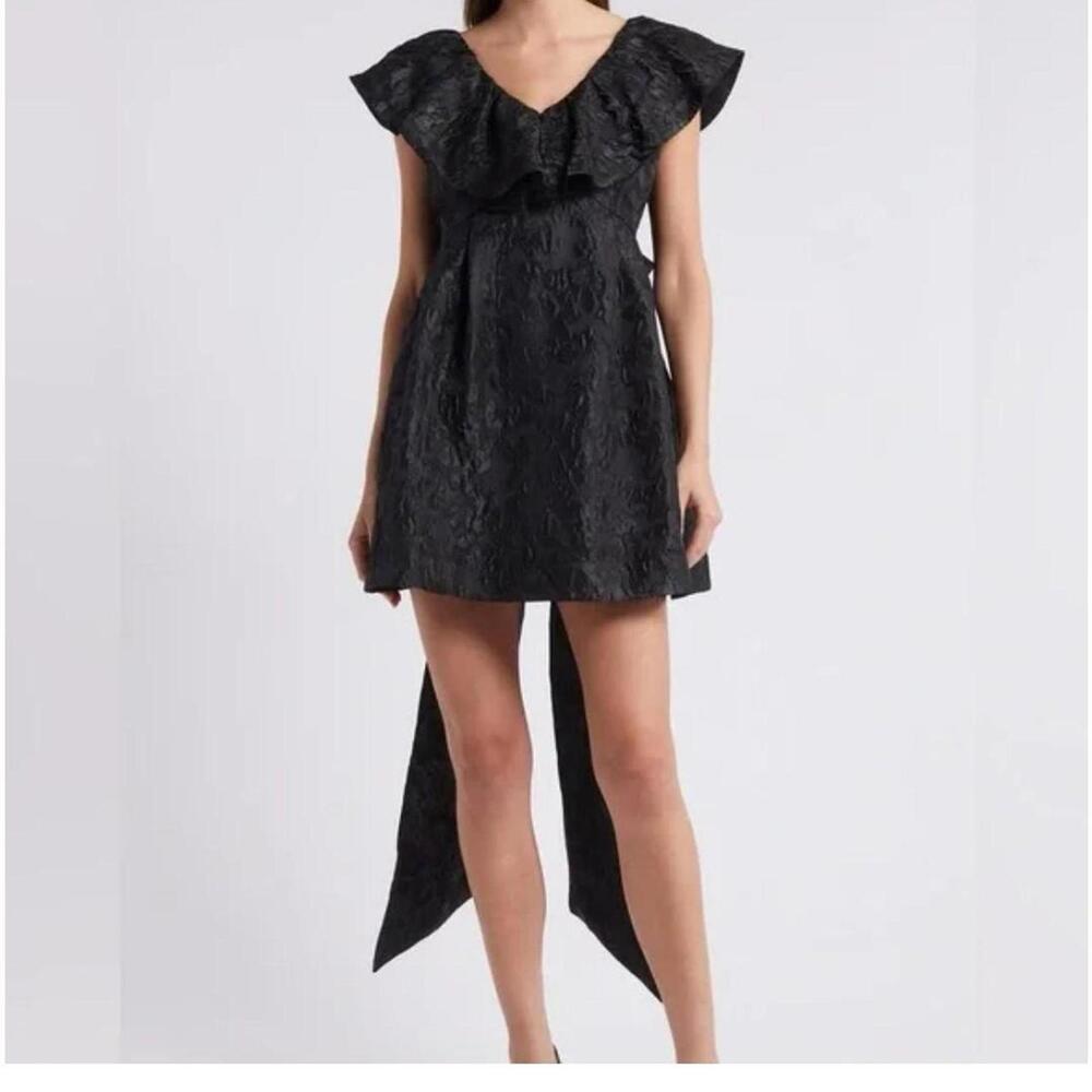 The Limelight collection by Francesca's Nelda Floral Jacquard Bow Back Dress